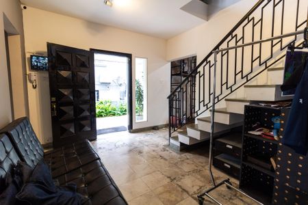 Casa para alugar com 350m², 3 quartos e 4 vagas Casa para alugar com 350m², 3 quartos e 4 vagasHall de entrada