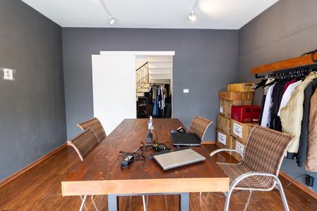 Casa para alugar com 350m², 3 quartos e 4 vagas Casa para alugar com 350m², 3 quartos e 4 vagasSaleta