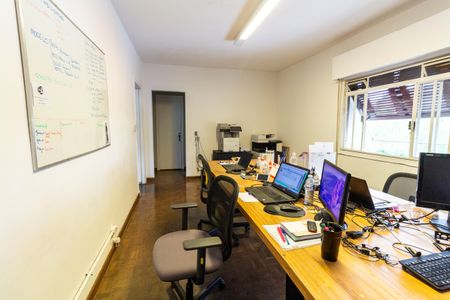 Casa para alugar com 350m², 3 quartos e 4 vagas Casa para alugar com 350m², 3 quartos e 4 vagasQuarto 1