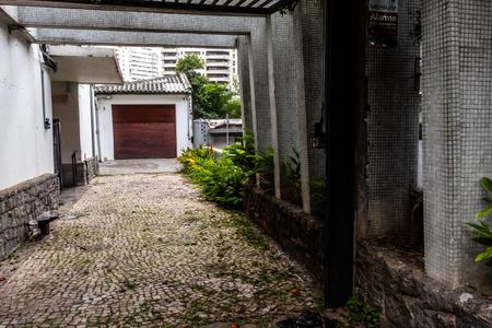 Casa para alugar com 350m², 3 quartos e 4 vagas Casa para alugar com 350m², 3 quartos e 4 vagasQuintal Frente