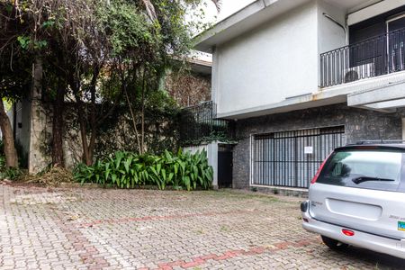 Casa para alugar com 350m², 3 quartos e 4 vagas Casa para alugar com 350m², 3 quartos e 4 vagasGaragem Frente