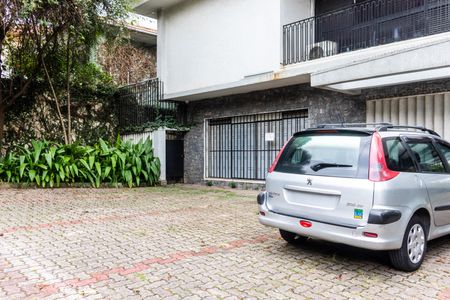 Casa para alugar com 350m², 3 quartos e 4 vagas Casa para alugar com 350m², 3 quartos e 4 vagasGaragem Frente