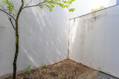 Casa de condomínio à venda com 215m², 3 quartos e 2 vagas Casa de condomínio à venda com 215m², 3 quartos e 2 vagasÁrea externa