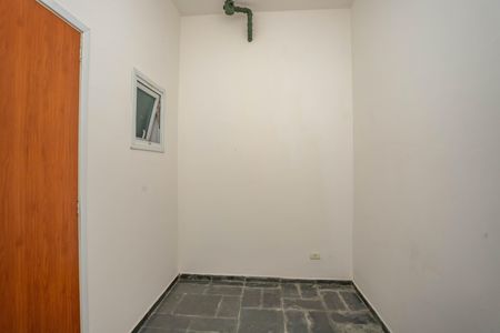 Casa de condomínio à venda com 215m², 3 quartos e 2 vagas Casa de condomínio à venda com 215m², 3 quartos e 2 vagasDeposito