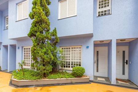 Casa de condomínio à venda com 216m², 3 quartos e 2 vagas Casa de condomínio à venda com 216m², 3 quartos e 2 vagasFachada da casa