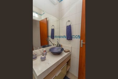 Casa de condomínio à venda com 216m², 3 quartos e 2 vagas Casa de condomínio à venda com 216m², 3 quartos e 2 vagasBanheiro da suíte