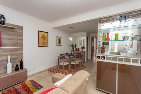 Casa de condomínio à venda com 216m², 3 quartos e 2 vagas Casa de condomínio à venda com 216m², 3 quartos e 2 vagasSala