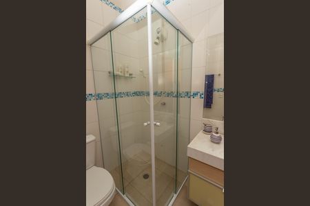 Casa de condomínio à venda com 216m², 3 quartos e 2 vagas Casa de condomínio à venda com 216m², 3 quartos e 2 vagasBanheiro da suíte