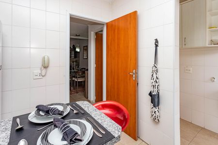 Casa de condomínio à venda com 216m², 3 quartos e 2 vagas Casa de condomínio à venda com 216m², 3 quartos e 2 vagasCozinha