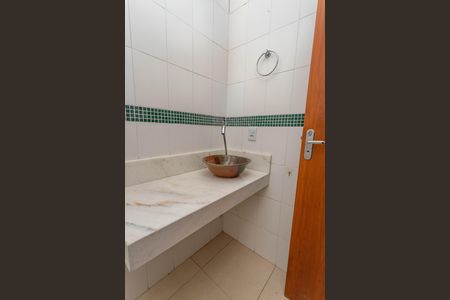 Casa de condomínio à venda com 215m², 3 quartos e 2 vagas Casa de condomínio à venda com 215m², 3 quartos e 2 vagasBanheiro social