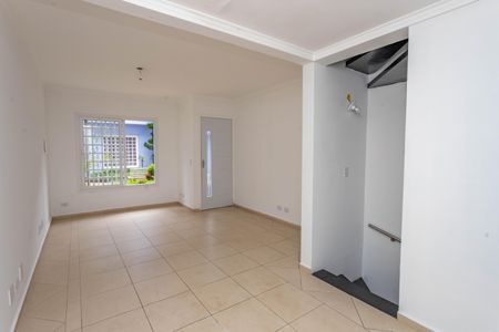 Casa de condomínio à venda com 215m², 3 quartos e 2 vagas Casa de condomínio à venda com 215m², 3 quartos e 2 vagasSala