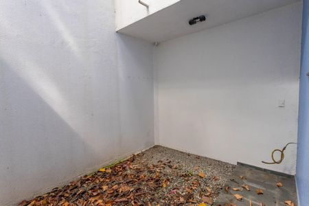 Casa de condomínio à venda com 215m², 3 quartos e 2 vagas Casa de condomínio à venda com 215m², 3 quartos e 2 vagasÁrea externa