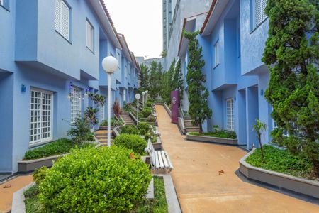 Casa de condomínio à venda com 215m², 3 quartos e 2 vagas Casa de condomínio à venda com 215m², 3 quartos e 2 vagasÁrea comum