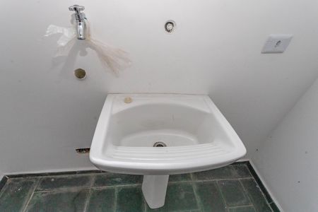 Casa de condomínio à venda com 215m², 3 quartos e 2 vagas Casa de condomínio à venda com 215m², 3 quartos e 2 vagasÁrea de serviço