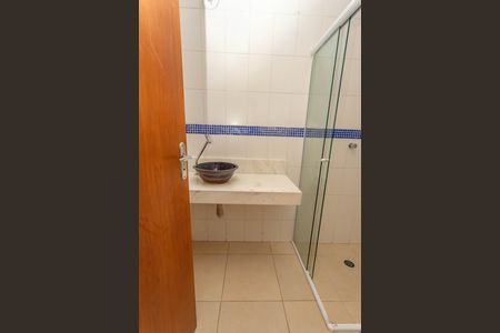 Casa de condomínio à venda com 215m², 3 quartos e 2 vagas Casa de condomínio à venda com 215m², 3 quartos e 2 vagasBanheiro da suíte