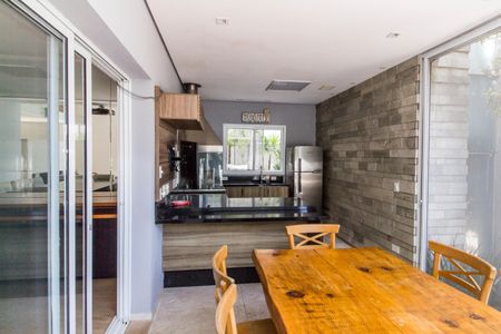 Casa de condomínio à venda com 464m², 4 quartos e 4 vagas Casa de condomínio à venda com 464m², 4 quartos e 4 vagasVaranda gourmet