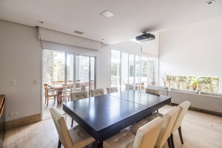 Casa de condomínio à venda com 464m², 4 quartos e 4 vagas Casa de condomínio à venda com 464m², 4 quartos e 4 vagasSala de Jantar