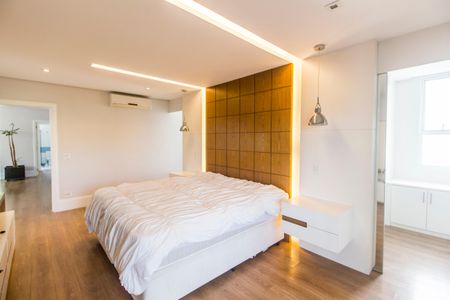 Casa de condomínio à venda com 464m², 4 quartos e 4 vagas Casa de condomínio à venda com 464m², 4 quartos e 4 vagasSuíte master