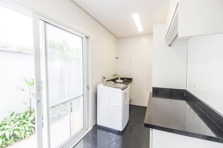 Casa de condomínio à venda com 464m², 4 quartos e 4 vagas Casa de condomínio à venda com 464m², 4 quartos e 4 vagasÁrea de Serviço