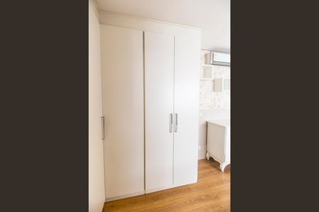 Casa de condomínio à venda com 464m², 4 quartos e 4 vagas Casa de condomínio à venda com 464m², 4 quartos e 4 vagasCloset da suíte 3