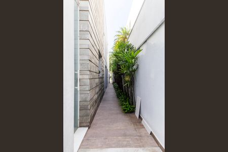 Casa de condomínio à venda com 464m², 4 quartos e 4 vagas Casa de condomínio à venda com 464m², 4 quartos e 4 vagasCorredor