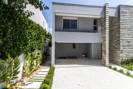 Casa de condomínio à venda com 464m², 4 quartos e 4 vagas Casa de condomínio à venda com 464m², 4 quartos e 4 vagasGaragem