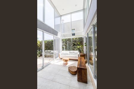 Casa de condomínio à venda com 464m², 4 quartos e 4 vagas Casa de condomínio à venda com 464m², 4 quartos e 4 vagasVaranda gourmet