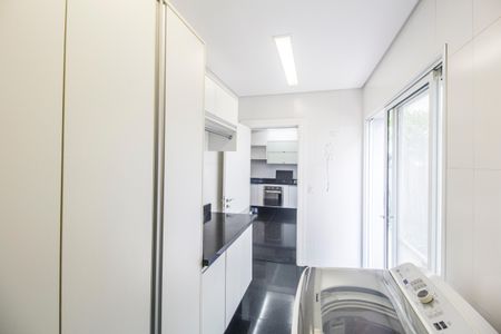 Casa de condomínio à venda com 464m², 4 quartos e 4 vagas Casa de condomínio à venda com 464m², 4 quartos e 4 vagasÁrea de Serviço