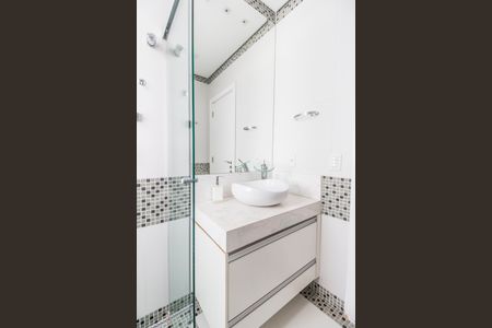 Casa de condomínio à venda com 464m², 4 quartos e 4 vagas Casa de condomínio à venda com 464m², 4 quartos e 4 vagasBanheiro da Suíte 3