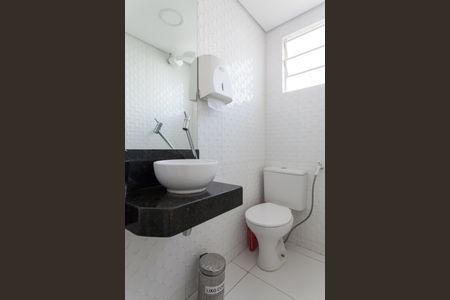 Casa à venda com 450m², 3 quartos e 4 vagas Casa à venda com 450m², 3 quartos e 4 vagasBanheiro Social