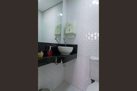 Casa à venda com 450m², 3 quartos e 4 vagas Casa à venda com 450m², 3 quartos e 4 vagasBanheiro Social