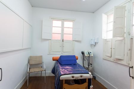 Casa à venda com 450m², 3 quartos e 4 vagas Casa à venda com 450m², 3 quartos e 4 vagasquarto 1