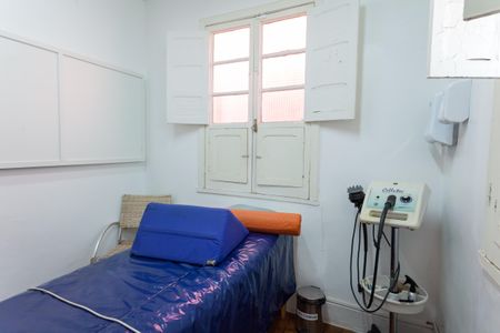 Casa à venda com 450m², 3 quartos e 4 vagas Casa à venda com 450m², 3 quartos e 4 vagasquarto 1