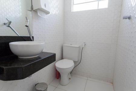 Casa à venda com 450m², 3 quartos e 4 vagas Casa à venda com 450m², 3 quartos e 4 vagasBanheiro Social