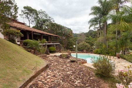 Casa de condomínio à venda com 450m², 3 quartos e 3 vagas Casa de condomínio à venda com 450m², 3 quartos e 3 vagasPiscina