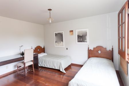 Casa de condomínio à venda com 450m², 3 quartos e 3 vagas Casa de condomínio à venda com 450m², 3 quartos e 3 vagasquarto 1