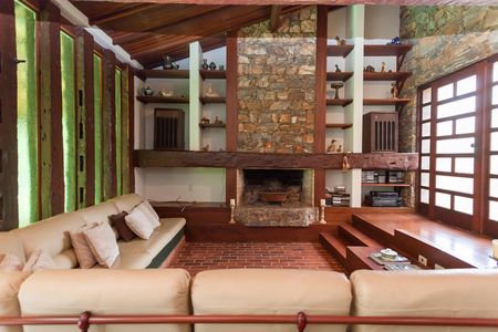 Casa de condomínio à venda com 450m², 3 quartos e 3 vagas Casa de condomínio à venda com 450m², 3 quartos e 3 vagassala da lareira