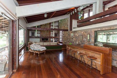 Casa de condomínio à venda com 450m², 3 quartos e 3 vagas Casa de condomínio à venda com 450m², 3 quartos e 3 vagassala