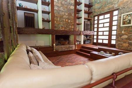 Casa de condomínio à venda com 450m², 3 quartos e 3 vagas Casa de condomínio à venda com 450m², 3 quartos e 3 vagassala da lareira