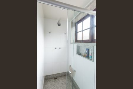 Casa de condomínio à venda com 450m², 3 quartos e 3 vagas Casa de condomínio à venda com 450m², 3 quartos e 3 vagasBanheiro Social