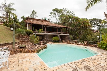 Casa de condomínio à venda com 450m², 3 quartos e 3 vagas Casa de condomínio à venda com 450m², 3 quartos e 3 vagasPiscina