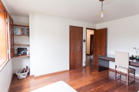 Casa de condomínio à venda com 450m², 3 quartos e 3 vagas Casa de condomínio à venda com 450m², 3 quartos e 3 vagasquarto 1