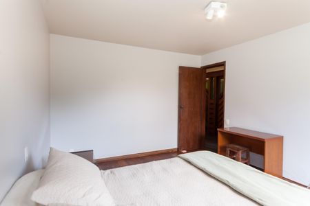 Casa de condomínio à venda com 450m², 3 quartos e 3 vagas Casa de condomínio à venda com 450m², 3 quartos e 3 vagasquarto 2