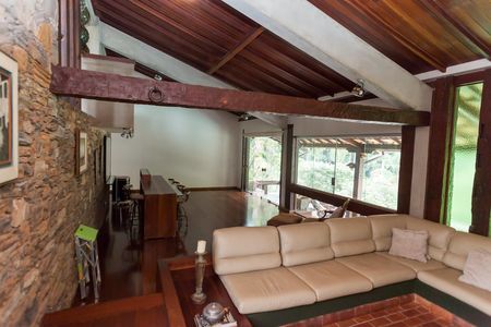 Casa de condomínio à venda com 450m², 3 quartos e 3 vagas Casa de condomínio à venda com 450m², 3 quartos e 3 vagassala