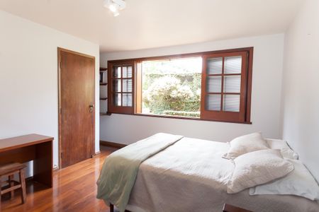 Casa de condomínio à venda com 450m², 3 quartos e 3 vagas Casa de condomínio à venda com 450m², 3 quartos e 3 vagasquarto 2