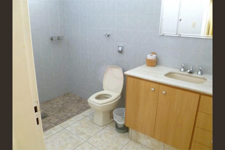 Casa à venda com 180m², 3 quartos e 6 vagas