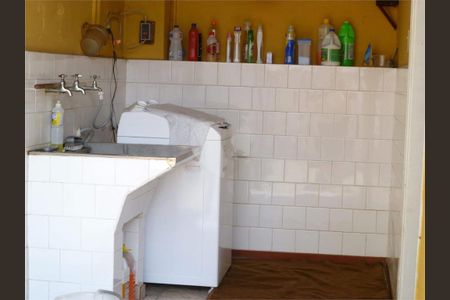 Casa à venda com 180m², 3 quartos e 6 vagas