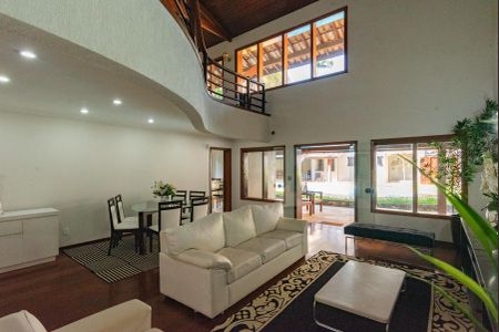 Casa para alugar com 400m², 4 quartos e 3 vagas Casa para alugar com 400m², 4 quartos e 3 vagasSala de Estar