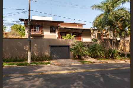 Casa para alugar com 400m², 4 quartos e 3 vagas Casa para alugar com 400m², 4 quartos e 3 vagasFachada
