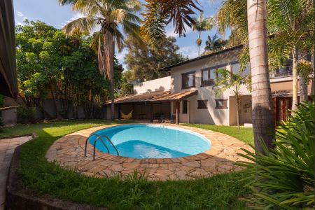 Casa para alugar com 400m², 4 quartos e 3 vagas Casa para alugar com 400m², 4 quartos e 3 vagasPiscina